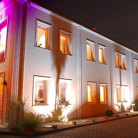 Hotel Imperium Пекары-Слёнске Экстерьер фото